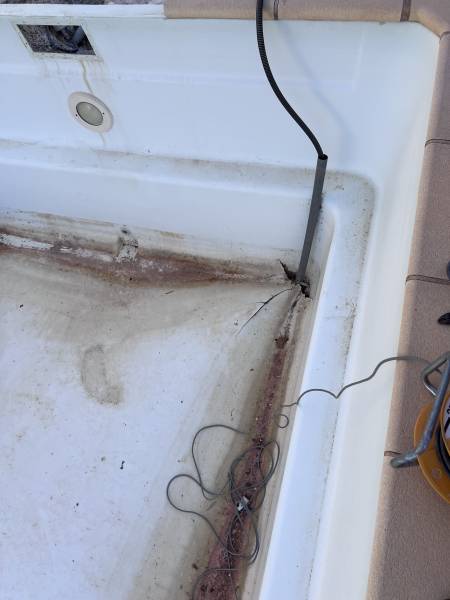 Réparation coque de piscine polyester fissurée à Martigues 