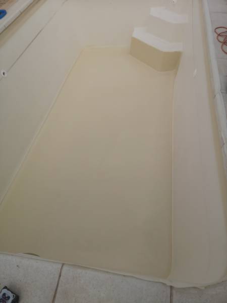 application top coat de finition sur coque polyester